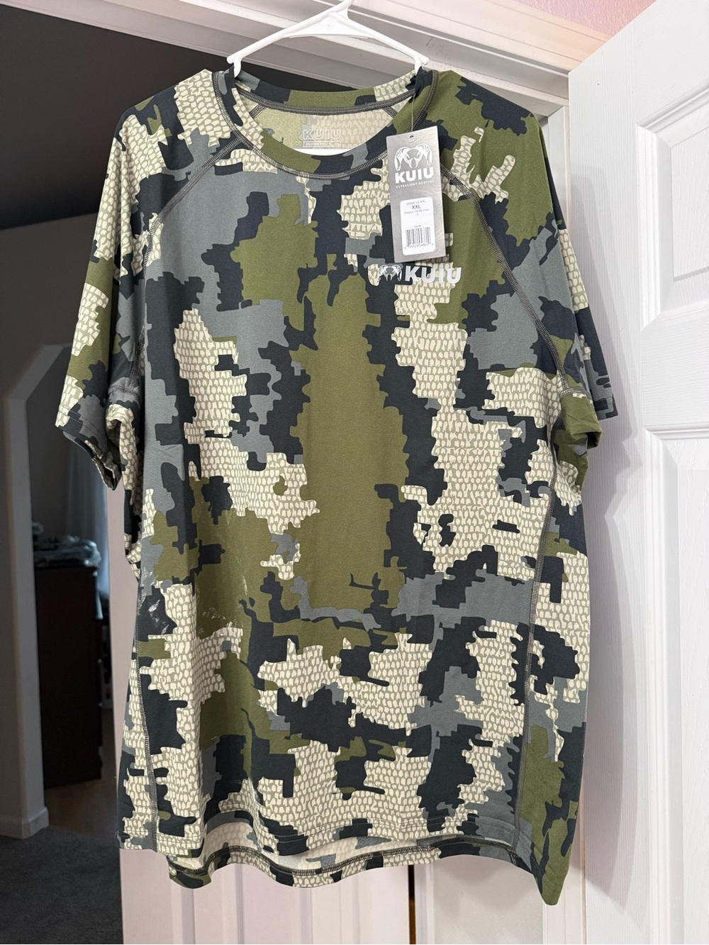 KUIU Men’s Short Sleeve Camo Performance Tee - Olive, Gray, Black
